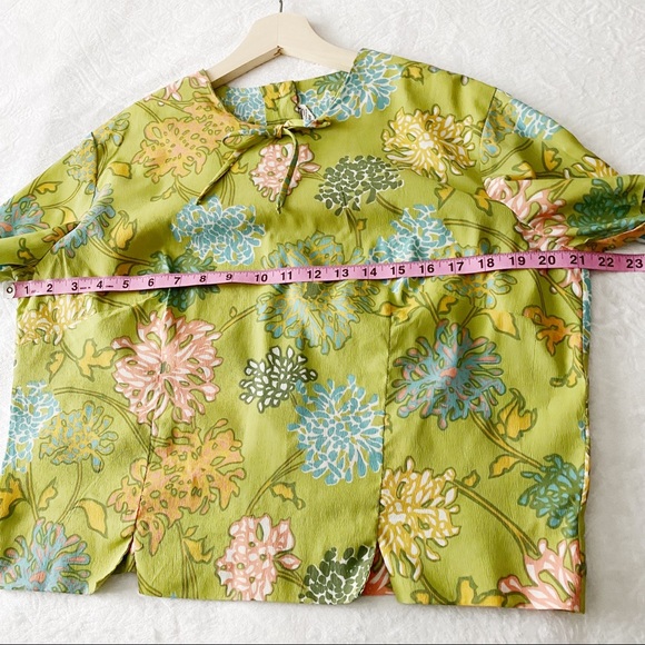 Vintage Floral Print Button Down Back Top - Picture 4 of 12